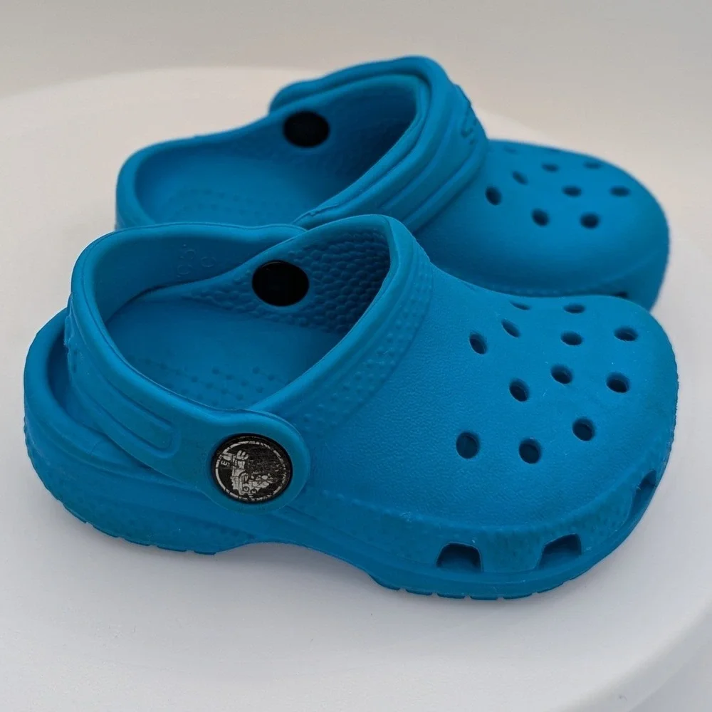 Crocs Kids Classic Clog Bright Blue Water Friendly Slip On Shoes Size C5